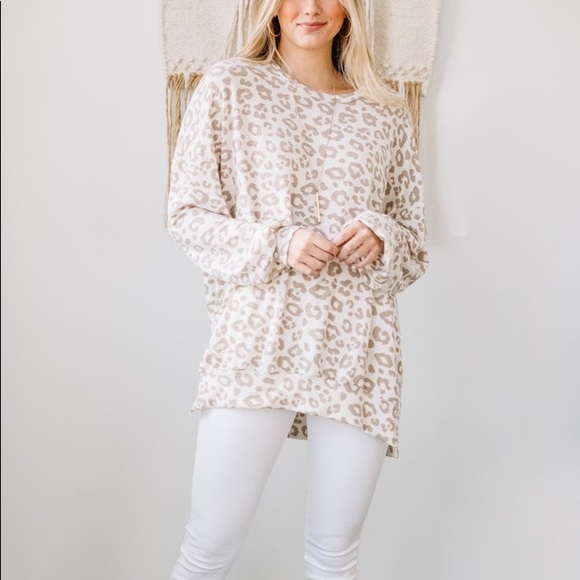 Snow Leopard Tunic - Picture 2 of 4